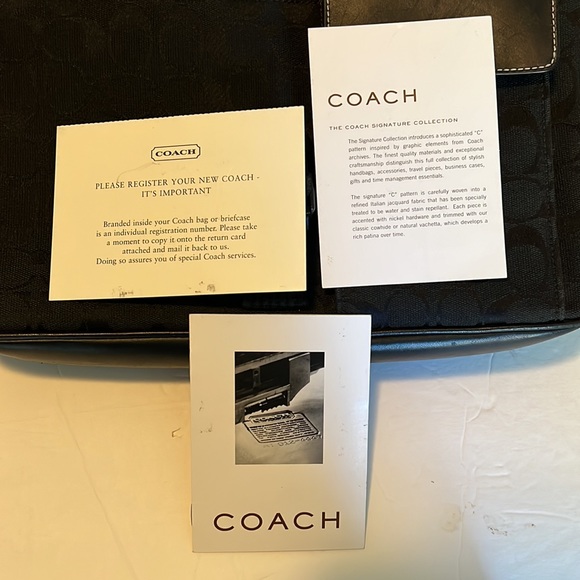 Black signature Coach messenger bag. - Picture 6 of 7